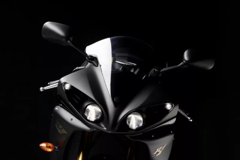 A new supersport, Yamaha YZF-R1
