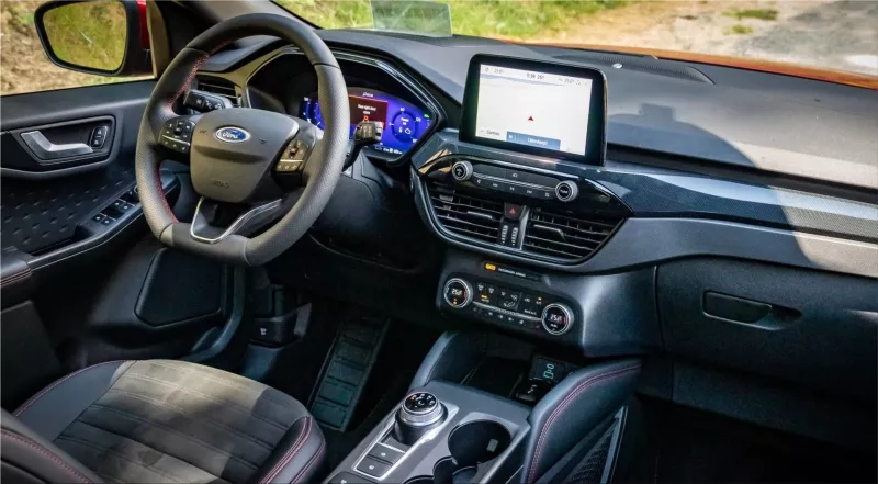 Ford Kuga Hybrid SUV interior