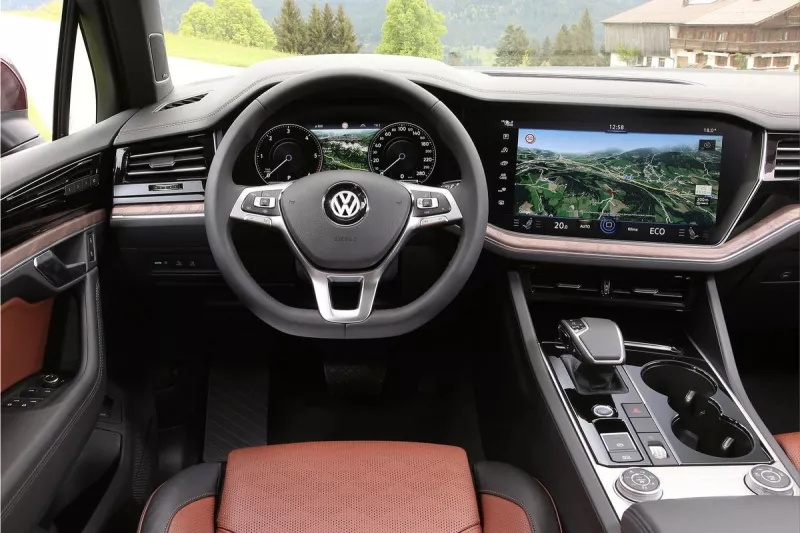 Volkswagen Touareg V8 TDI interior