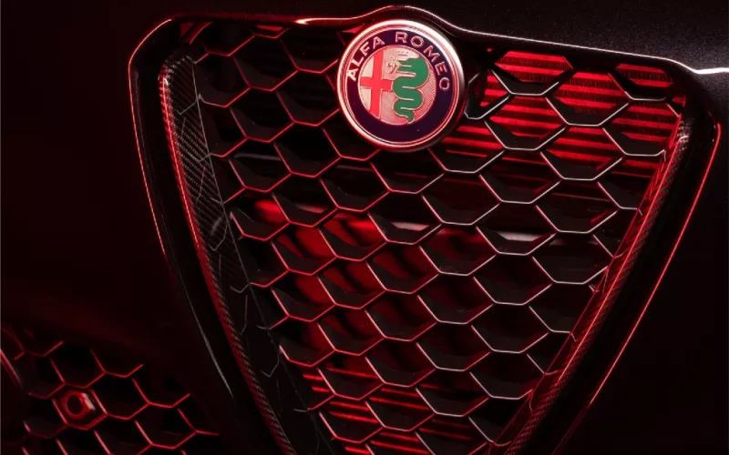 The Alfa Romeo Giulia and Stelvio Estrema open a chapter in the brand's history