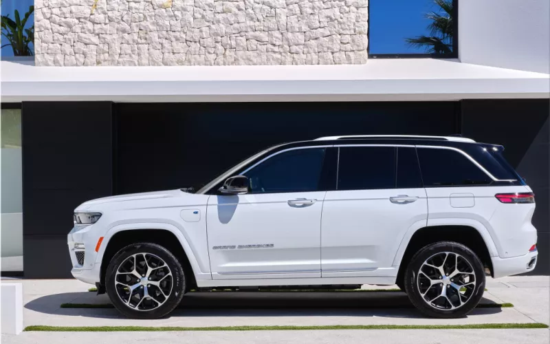 The Jeep Grand Cherokee: A Midsize SUV that Keeps Evolving and Improving