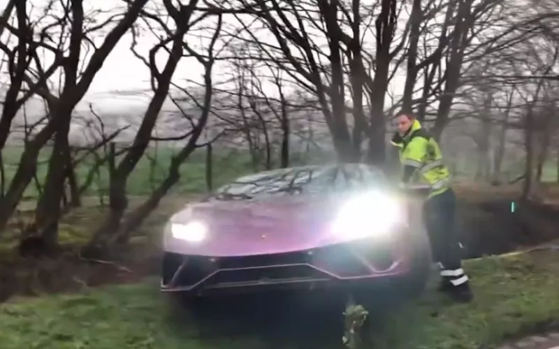 Lamborghini Huracan abandoned in a ditch